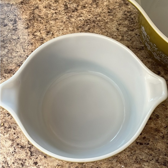 Vintage Pyrex Casserole Dish Set - Olive Green and White - with lids - Picture 4 of 5